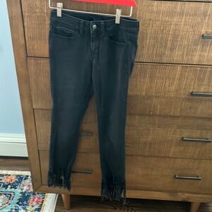 EARL JEANS Black Fringed-hem Jeans. Size 27